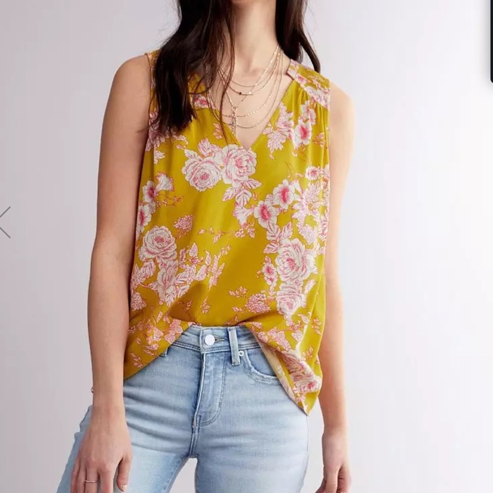 Buckle Black Floral Yellow high low tank Large